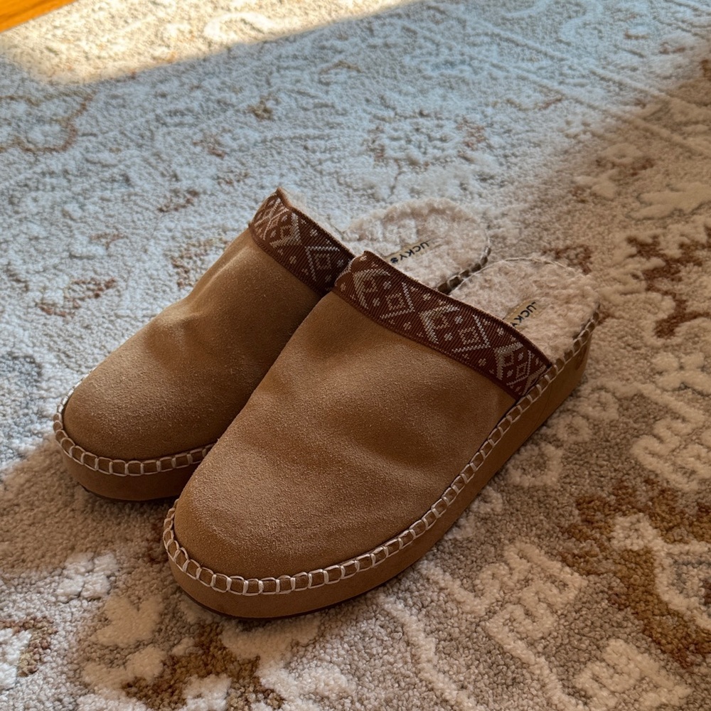 Lucky Brand Tan Slip-On Slippers